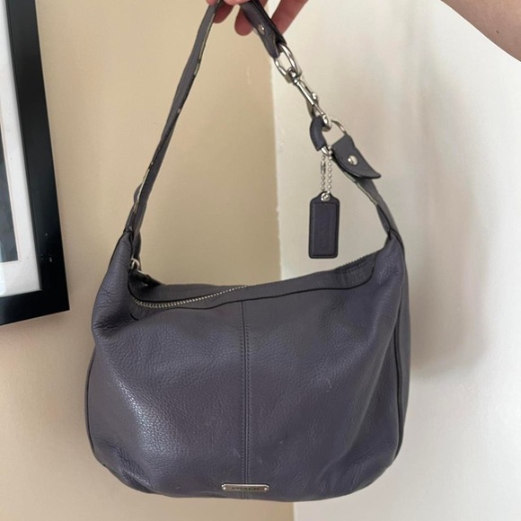 Handbags - Y2K 2000s Coach Avery Pebbled Leather Hobo Shoulder Bag / Handbag